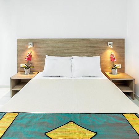 Xenios Dolphin Beach Hotel Possidi Ngoại thất bức ảnh
