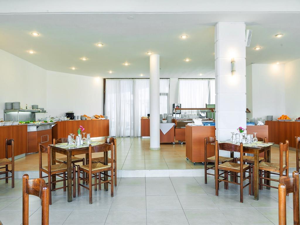 Xenios Dolphin Beach Hotel Possidi Ngoại thất bức ảnh