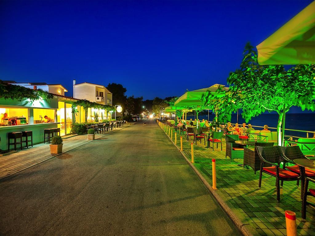 Xenios Dolphin Beach Hotel Possidi Ngoại thất bức ảnh