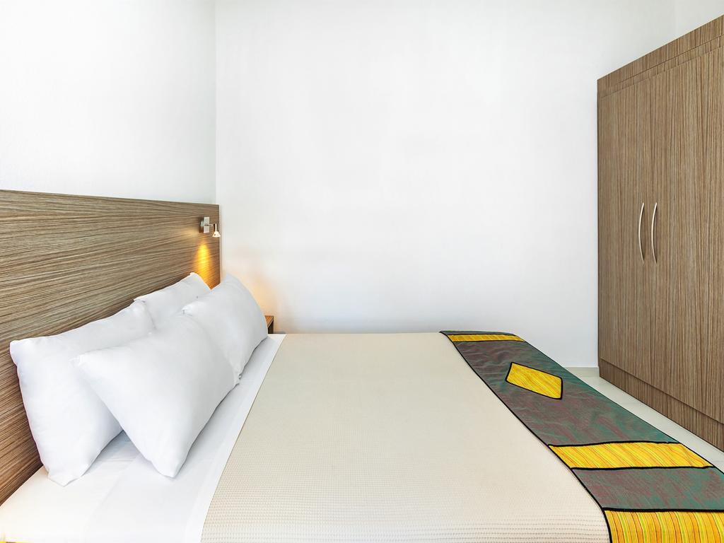 Xenios Dolphin Beach Hotel Possidi Phòng bức ảnh