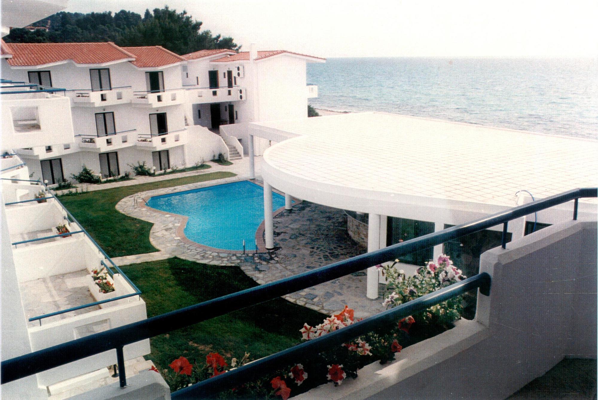 Xenios Dolphin Beach Hotel Possidi Ngoại thất bức ảnh